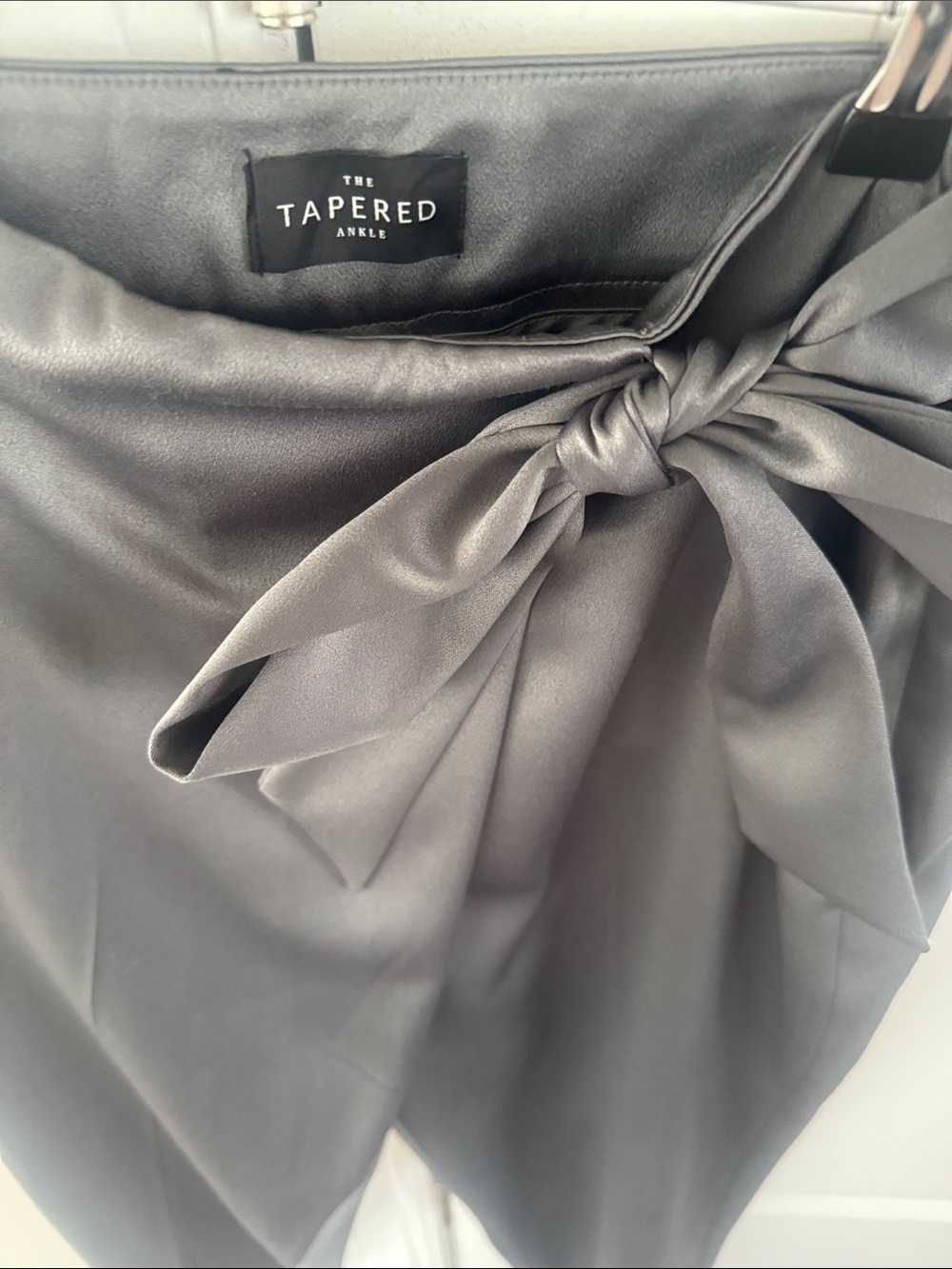 WHBM The Tapered Ankle Satin Tie-Waist Pants - Charcoal SZ 8